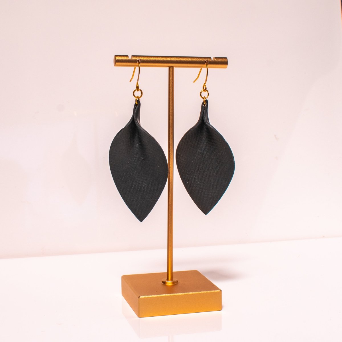 Darla | Minimalist Leaf Clay Earrings - Hilltop Lane Boutique